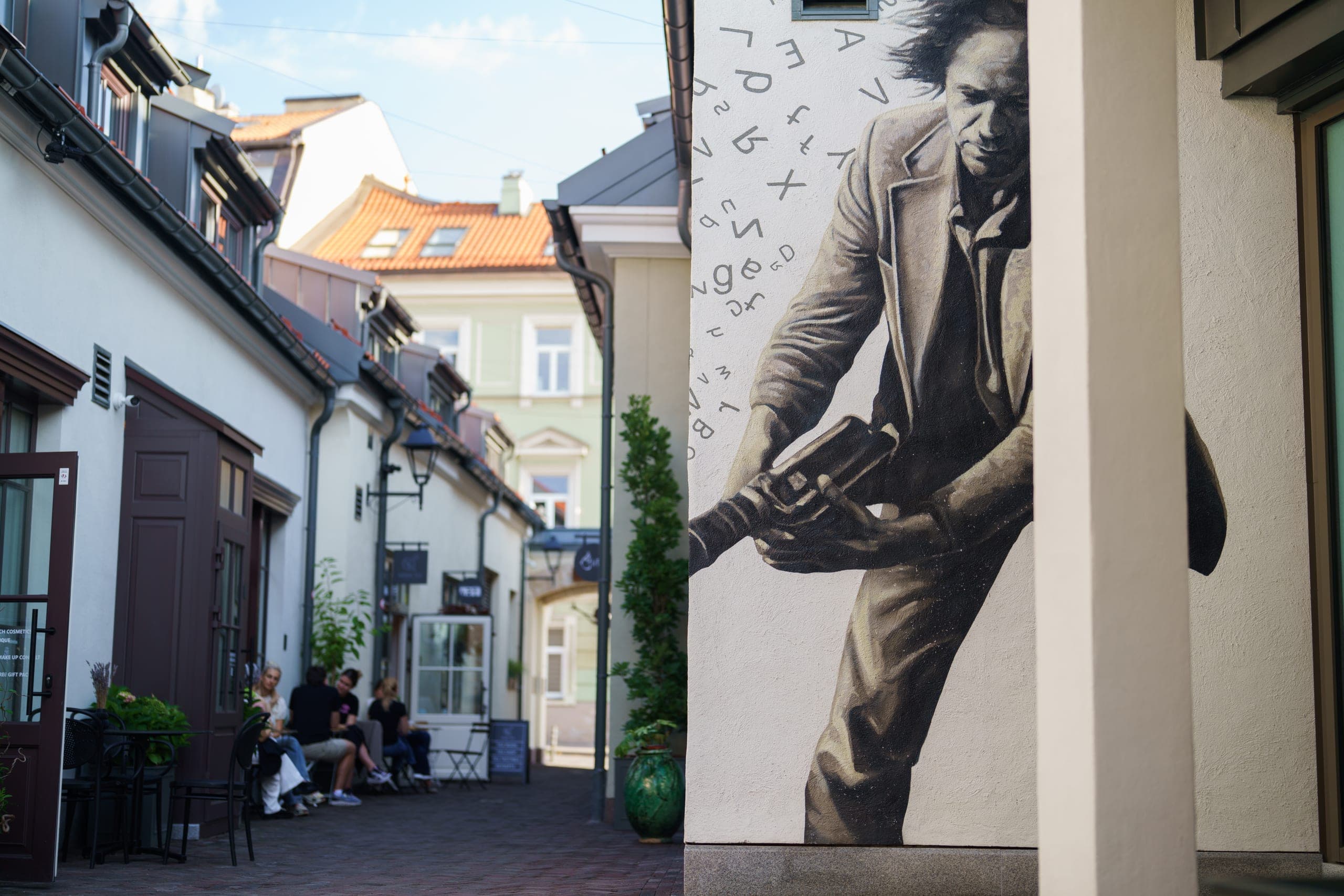 Baroque Old Town, Užupis and an amber atelier